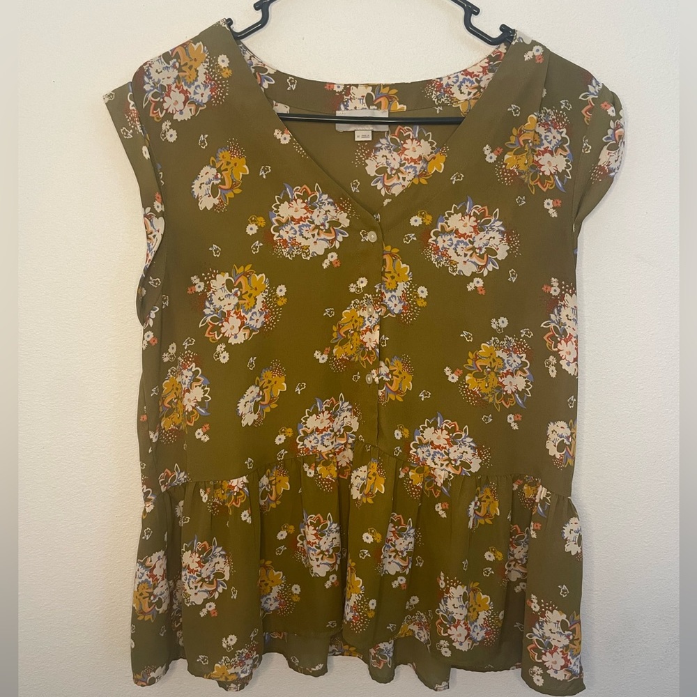 LOFT Outlet Green Floral Blouse Short Sleeve Button Front Women’s Size M